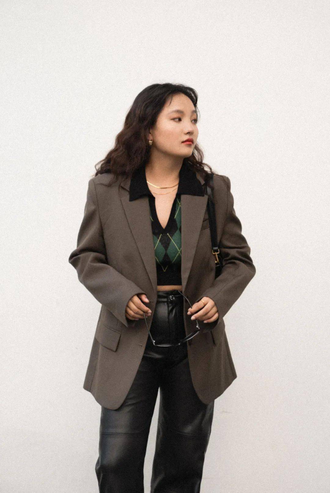 缺点 真的很会买！她穿的这些衣服品牌，想全都买回家！