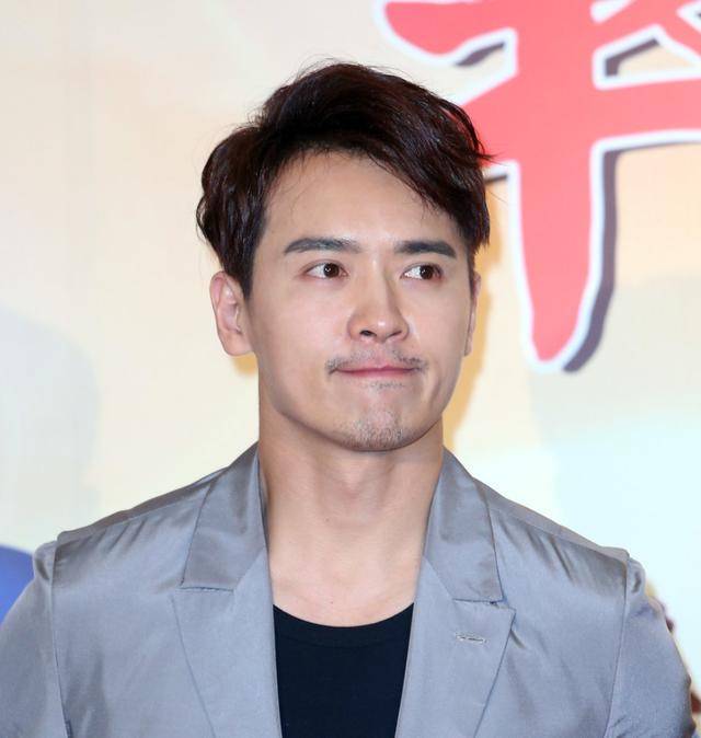 高云翔回国无望,每周三次警局报到自由受限,细节暴露他生活现况_案件