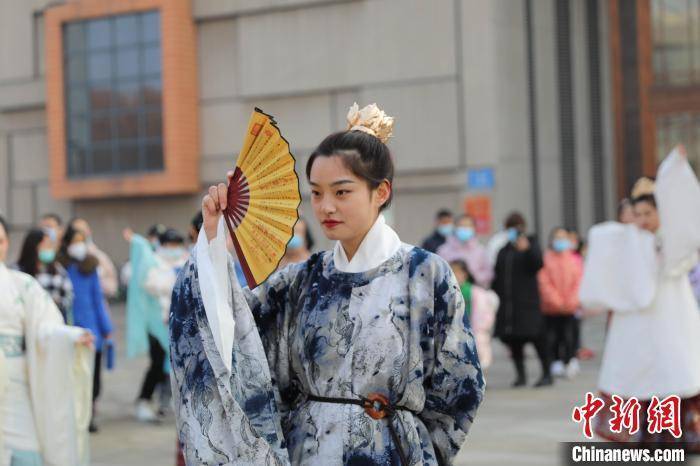 文化|河北固安：汉服展演秀出古韵风