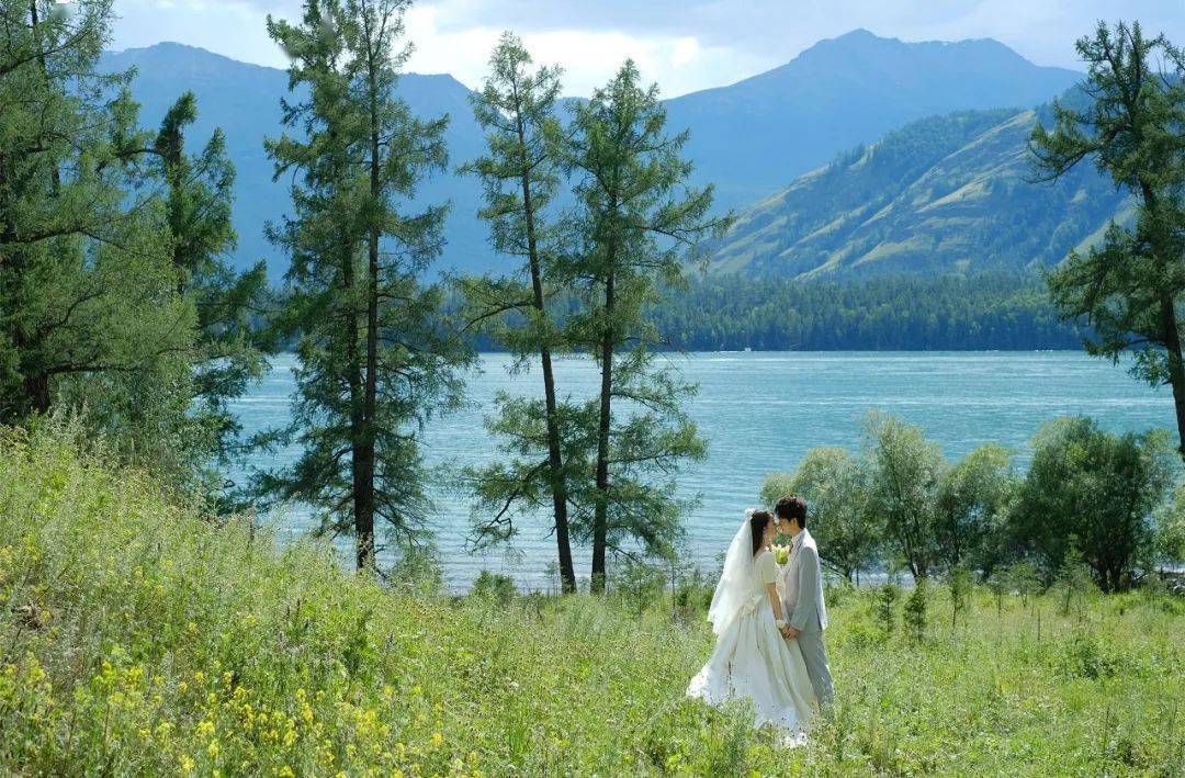新疆拍婚纱照的地方图片