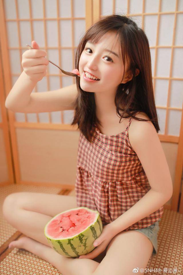 《费沁源》3套时装原图