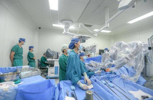 女子|女子总是早上叫不醒，以为是低血糖，谁知竟是长了一肚子的肿瘤