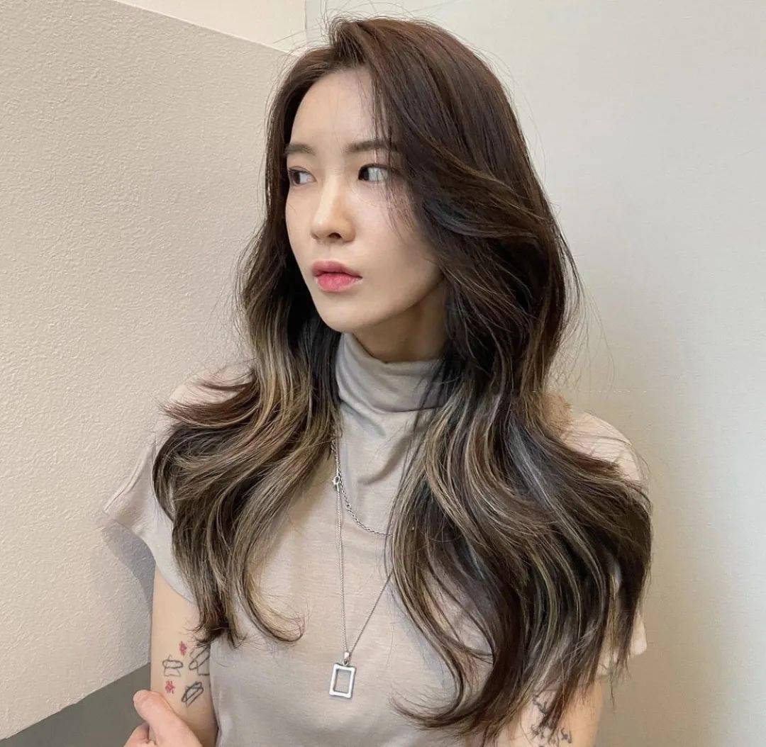 低调微潮范高光挑染