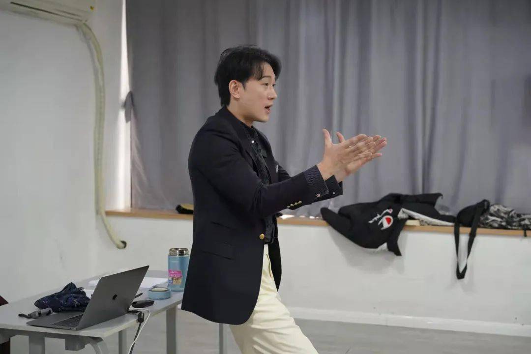 孙逊谈朗诵学会共鸣和呼吸让声音更好听