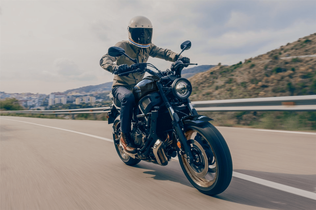 雅马哈2022xsr700全新配色