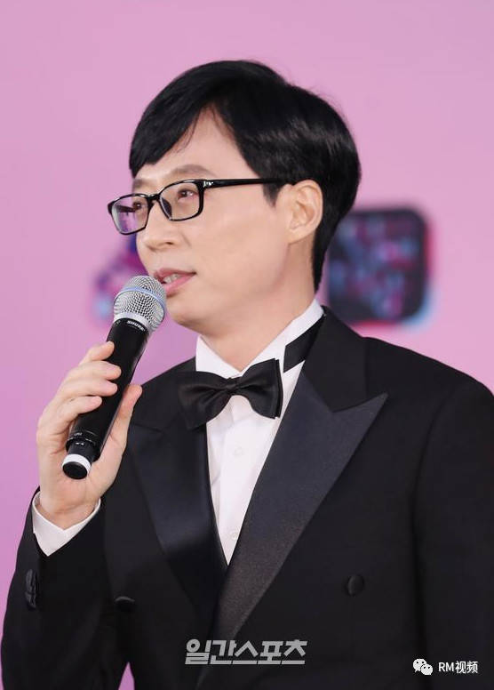 刘在石出席kbs演艺大赏红毯图_刘在石_演艺