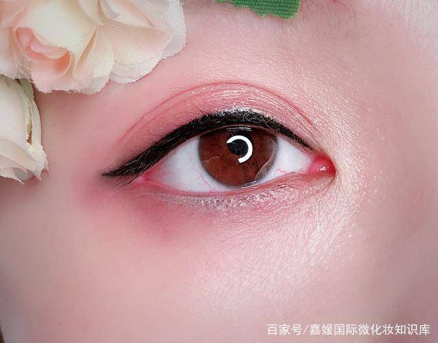 巧妙画眼线 眼神更传情