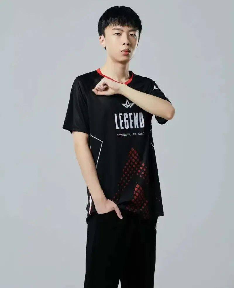 司马老贼发文:以我夏季赛的表现,我竟然被拉扯到最后没比赛打?