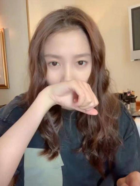 关晓彤分享的平价护手霜,效果比肩欧舒丹,用完双手白白嫩嫩!