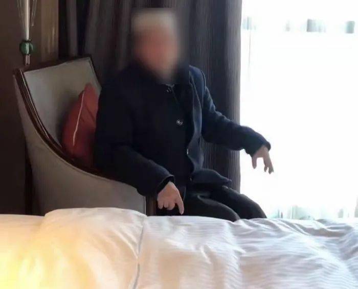 之前很火的一个老头网红是谁 03e6bc47918d4b84a4e4a86fe18df948.jpeg