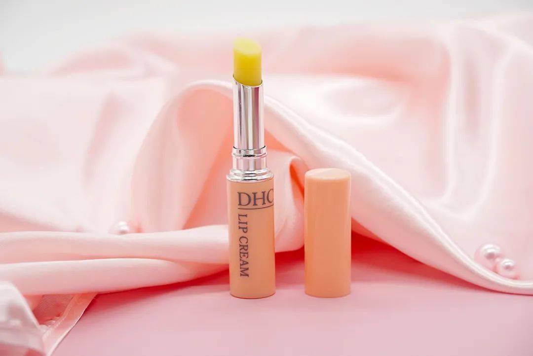 双唇畅销20年,爆卖1.4亿支DHC唇膏!拯救冬日大干唇,脱皮、干裂不见了