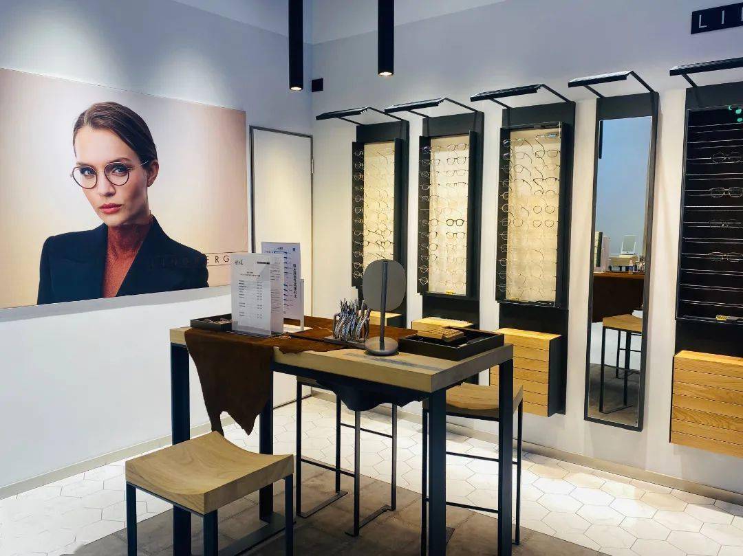 满足你对时尚的追求;也有华尔诗丹,lindberg等高端眼镜设计品牌,从