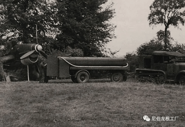 二号坦克牵引大型油槽拖车.缴获自苏军的zis-5 bz油罐