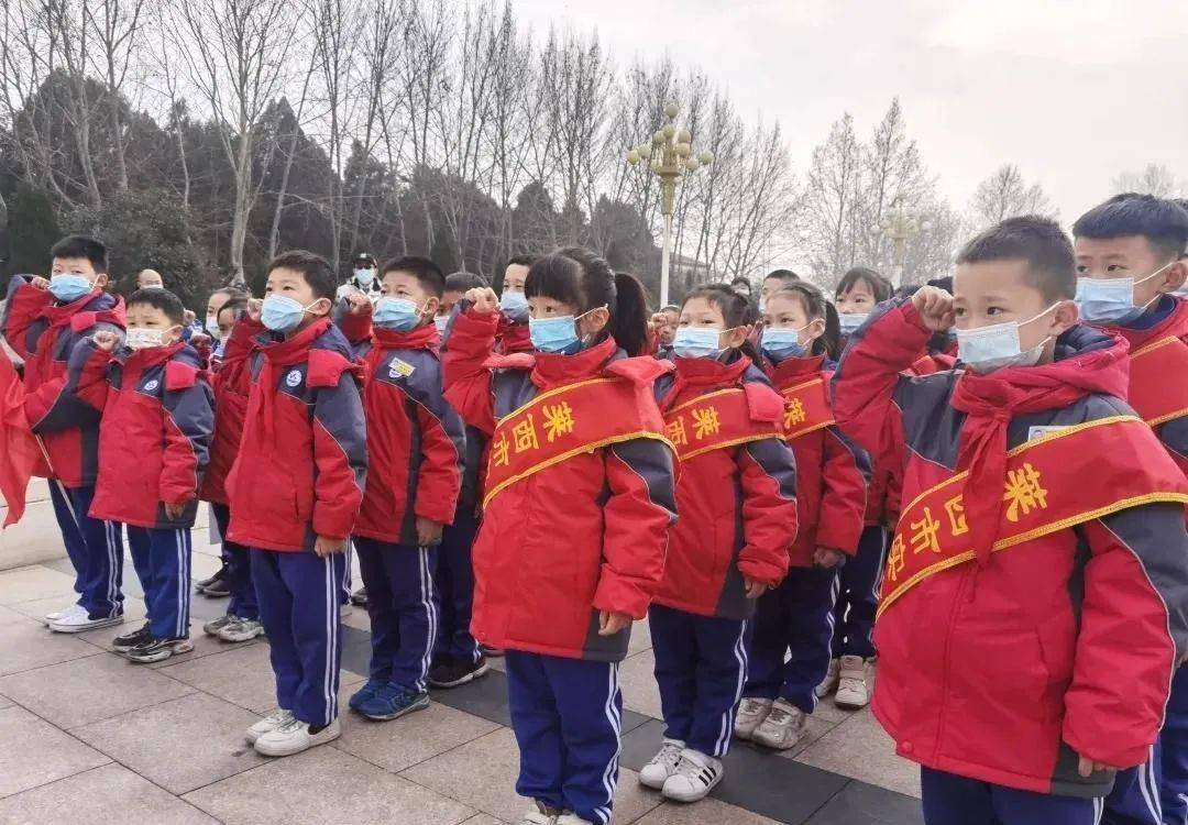 莱西市实验小学国家公祭日主题教育走进望城烈士陵园