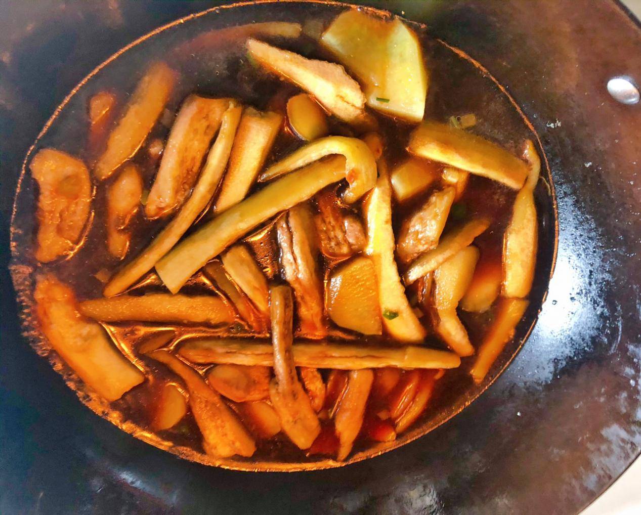 土豆茄子怎么做配米饭吃 fb3580e05b1a4a2a8ebcc0d0d9d4872b.jpeg