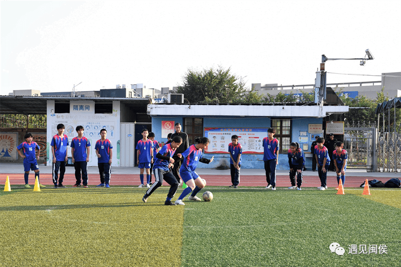 夺得全市第六名的历史最好成绩短短三年的时间,闽侯县虎峰初级中学