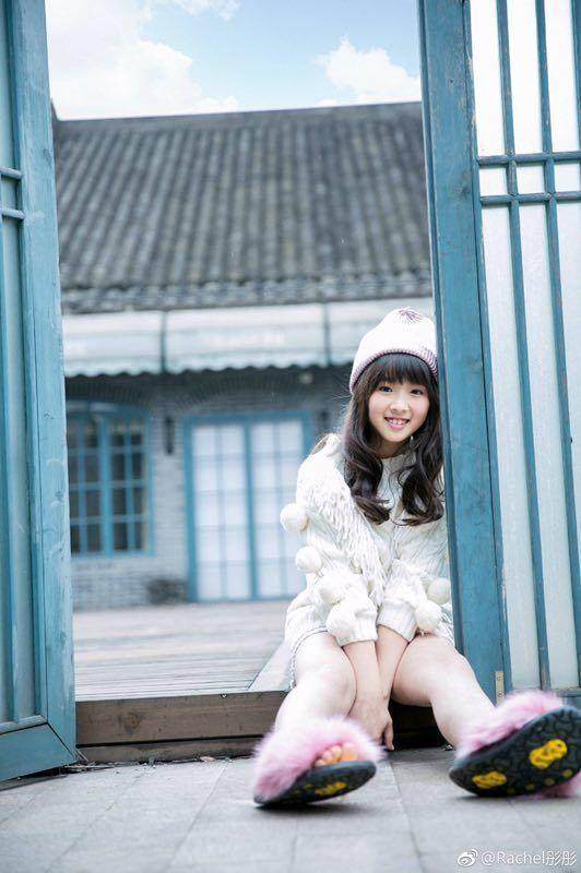 厉害了重庆9岁女孩刘玥彤走上纽约时装周t台