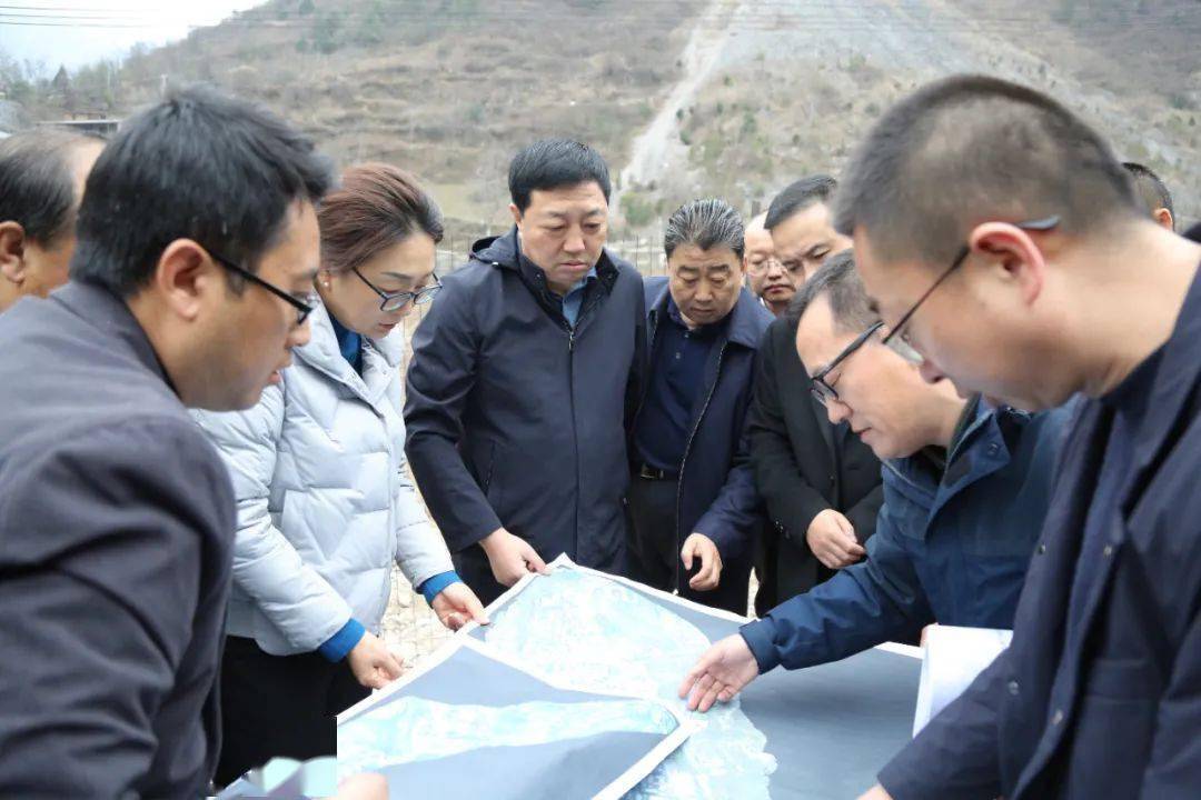 肖庆康在姚寨镇调研万象景区建设工作