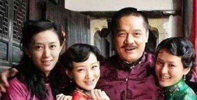 他一生妻妾成群,90岁仍娶年轻女子!临终前说出真正原因_杨森_胡洁玉_张灵凤