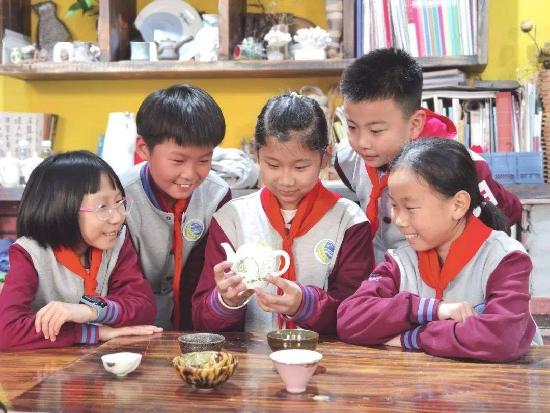青岛文登路小学获评全国中小学中华优秀传统文化传承学校_美育_陶艺