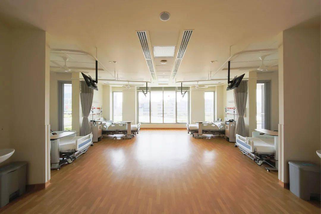 国外为什么都把养老院建在市中心轨交站上老年人不应被社会边缘化