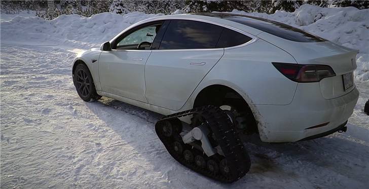 汽车雪地防滑鞋履带图片