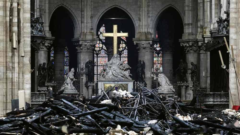 巴黎圣母院内部翻修方案“迪士尼化”？百名公众人物联名抗议