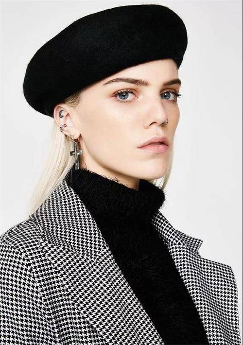 最火的一款帽子冬天戴 be335824a9cc4e3f9023e03529eab96c.jpeg