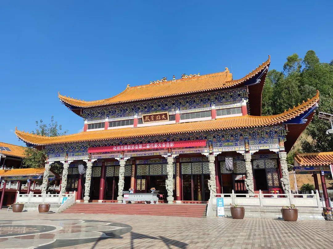 石龙山国家森林公园南山寺祈福全球首条智运快线纯玩一天69元