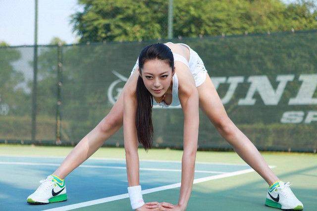 她被称为是中国第一黄金比例美女来看看她到底有多美