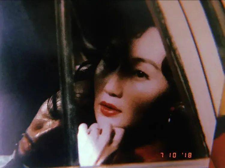 文学|王家卫模仿大赛，王家卫只能排第二