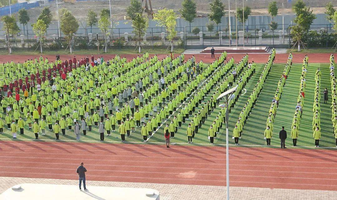 静待冬去花开时——柳州铁一中学(初中部)北校区柳州崇远中学2021年秋
