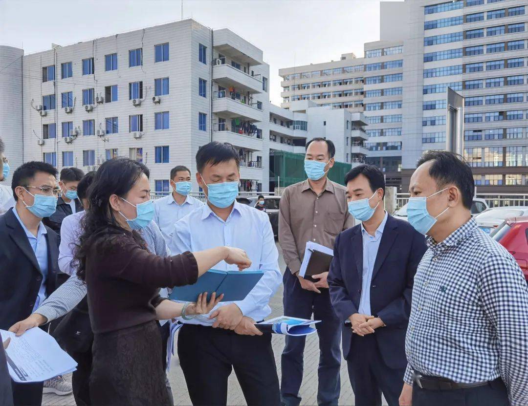 化州市长邓向明到人民医院调研智慧停车场建设规划工作