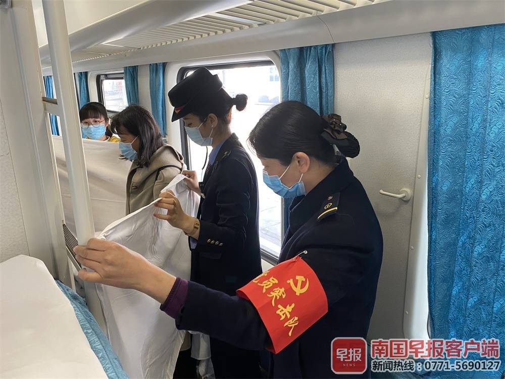 暖心！孕妇突然临盆，开往河池的列车为新生命多停半小时_宜州_车厢_救护车