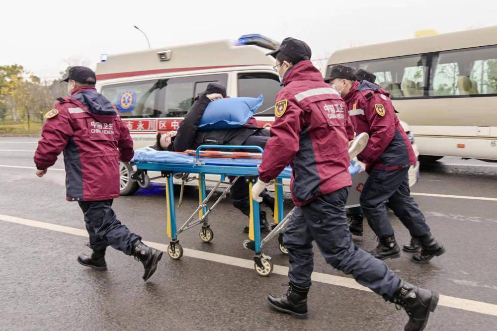 以练备战中医特色2021国家中医紧急医学救援队应急演练在永川区中医院