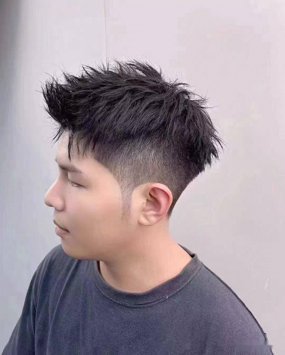 两侧推短头顶抓抓就是不一样,剪就对了_发型_男士_头发
