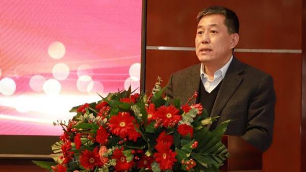 张家口市委教育工委书记,市教育局局长杜平同志宣读《河北省教育厅