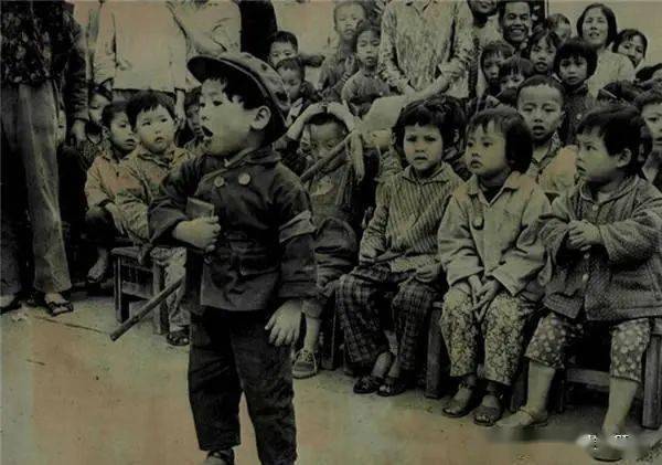 这组历史老照片告诉你,五六十年代的孩子们如何过儿童节