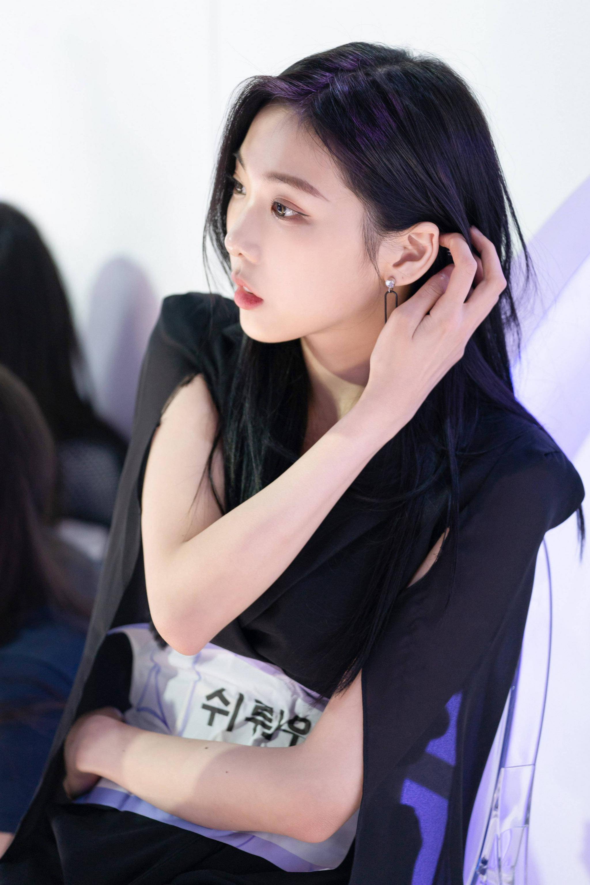 girlsplanet999乐华选手登场陈昕葳直拍吸睛颜值身材被赞