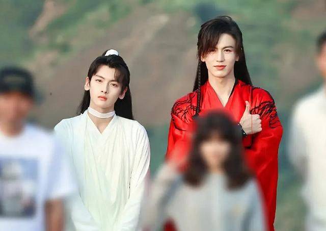 天官赐福最新路透,谢怜不食人间烟火仙气飘飘,花城蝴蝶结瞩目_翟潇