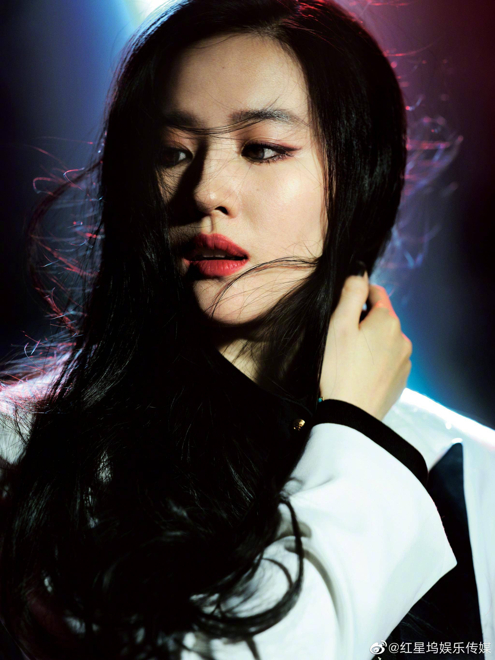 刘亦菲今天品牌活动造型,难得一见的浓妆,太美啦!_什么_刘亦菲_活动