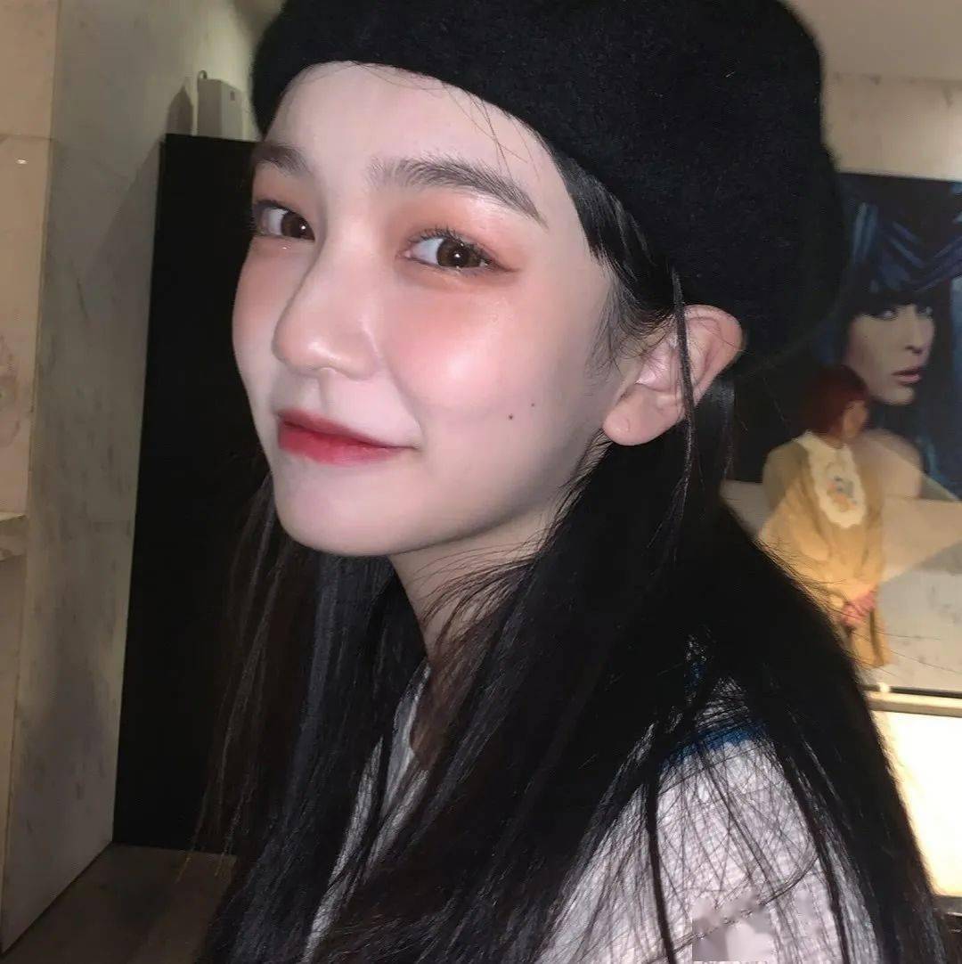 小可爱们 换微信头像啦 ◡̈°