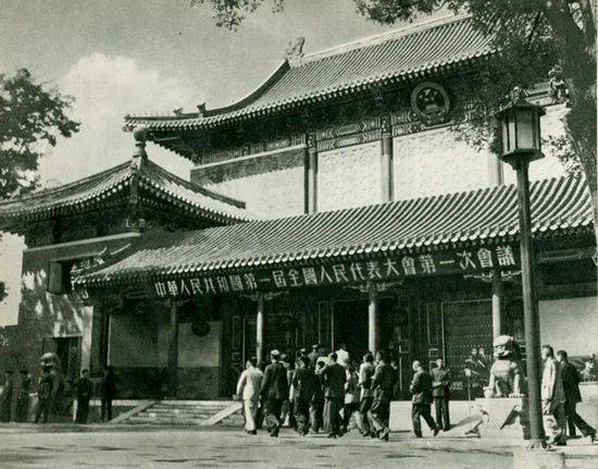 "五位一体"谱华章