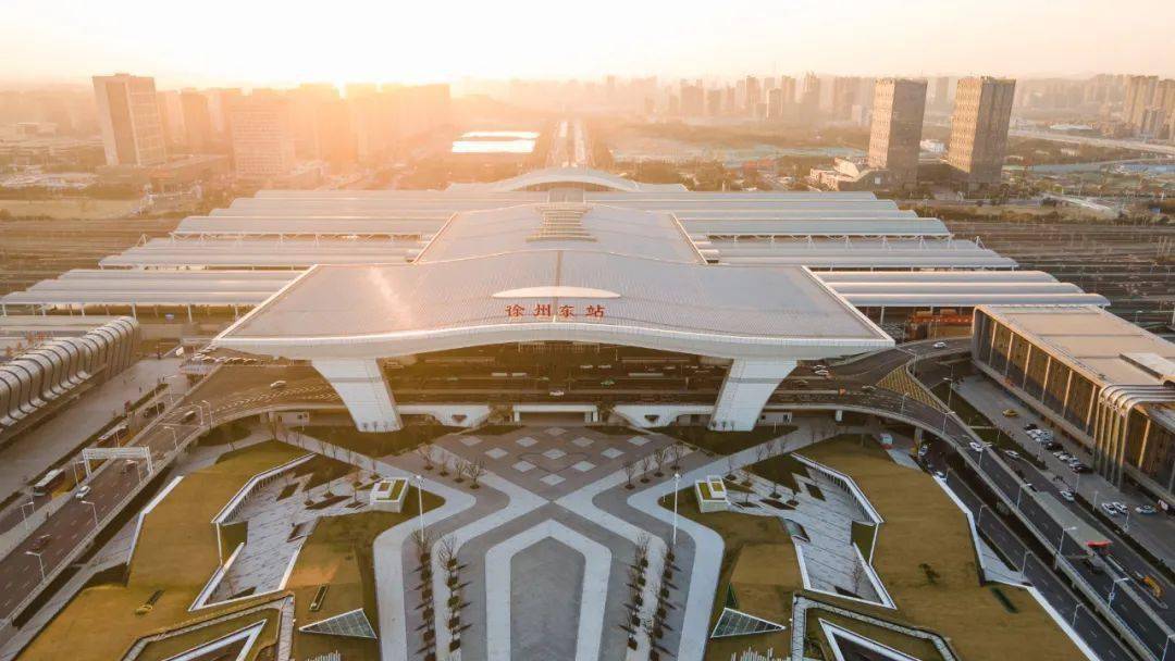 配套工程完善项目包括徐州东站东广场,新站东路以西,新建东广场地库