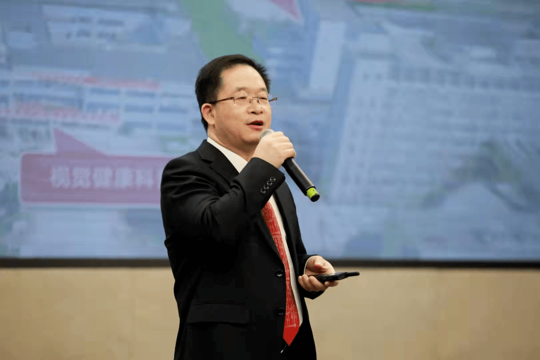 嘉宾:温州医科大学眼视光附属医院院长,教授 吴文灿主题:《奋斗在温州