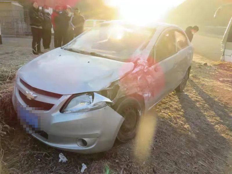 2021年12月7日7时30分许,在抚顺市东洲区双棉路附近,白某峰驾驶车牌号