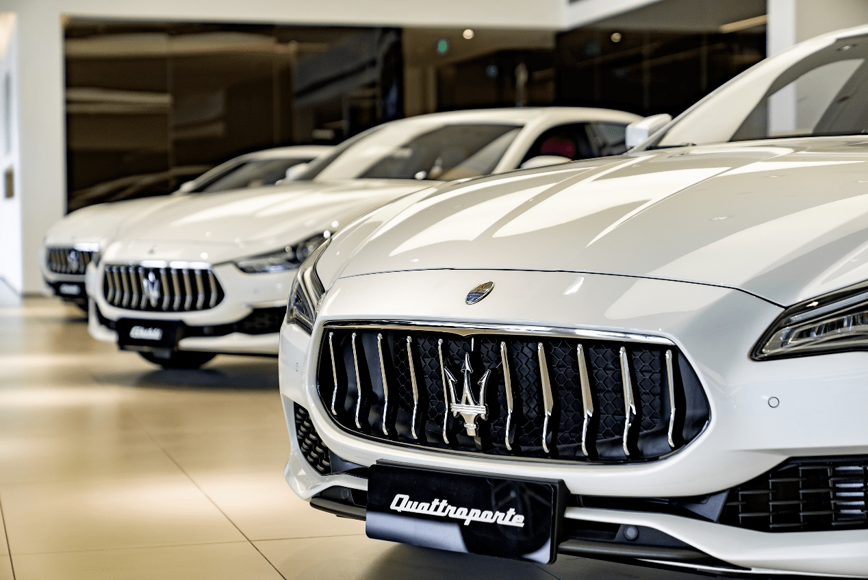 海沸波翻探店玛莎拉蒂mc20