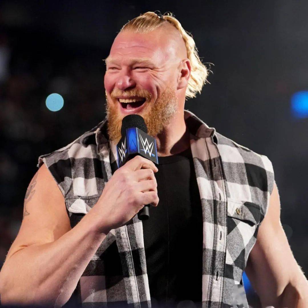 布洛克莱斯纳和美女热舞?猛兽化身嗨皮哥,有点意思.