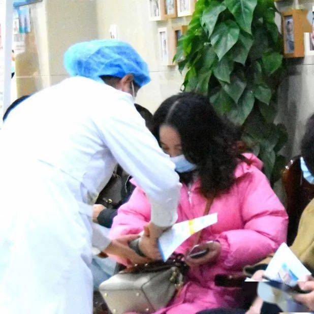 宋荣|昆明安琪儿(三级甲等)不孕不育专家宋荣主任来兴义亲诊!