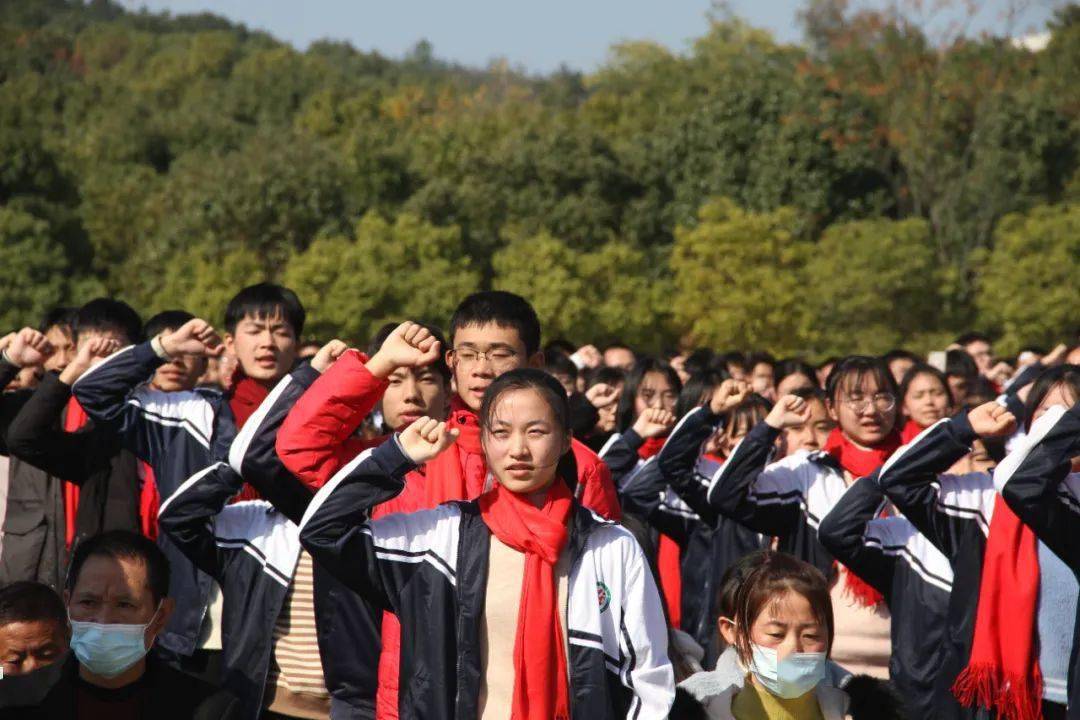 龙南中学吴华春简历图片